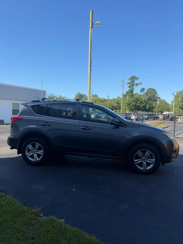 2015 Toyota RAV4 - Photo 3