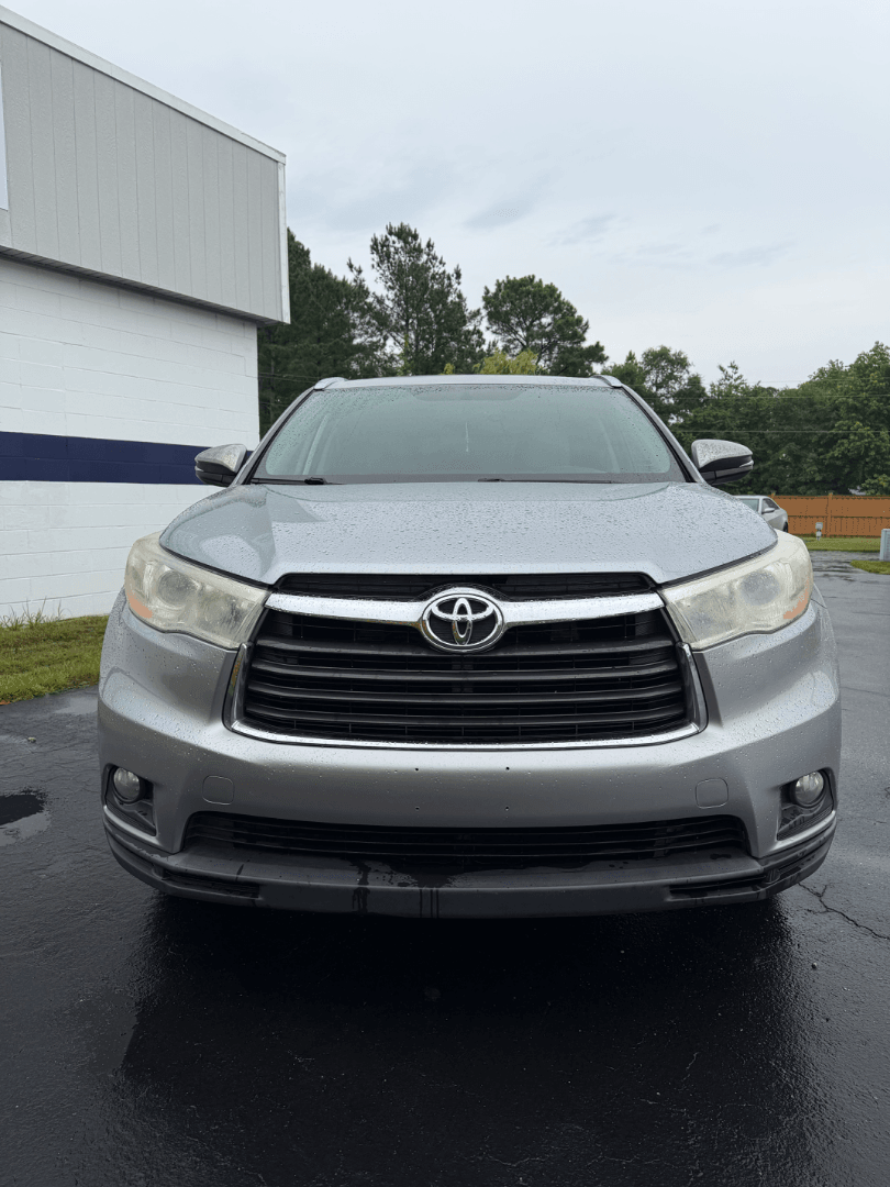 2014 Toyota Highlander - Photo 2