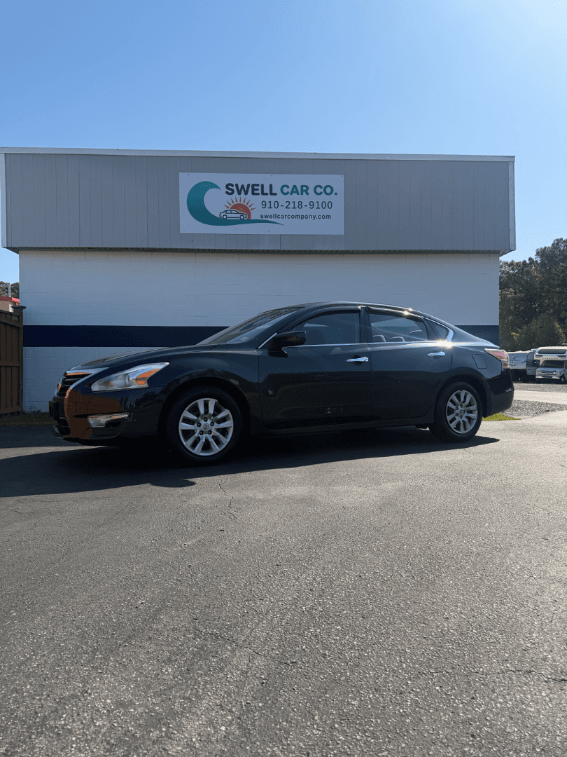 2015 Nissan Altima - Photo 1 of 13